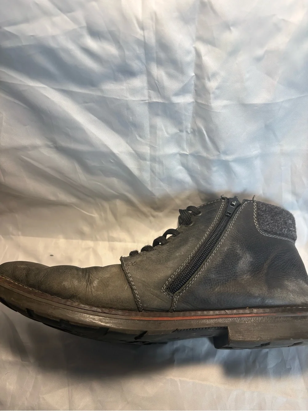 Rieker Men's Antistress Leather Chukka Boots size 10 men’s